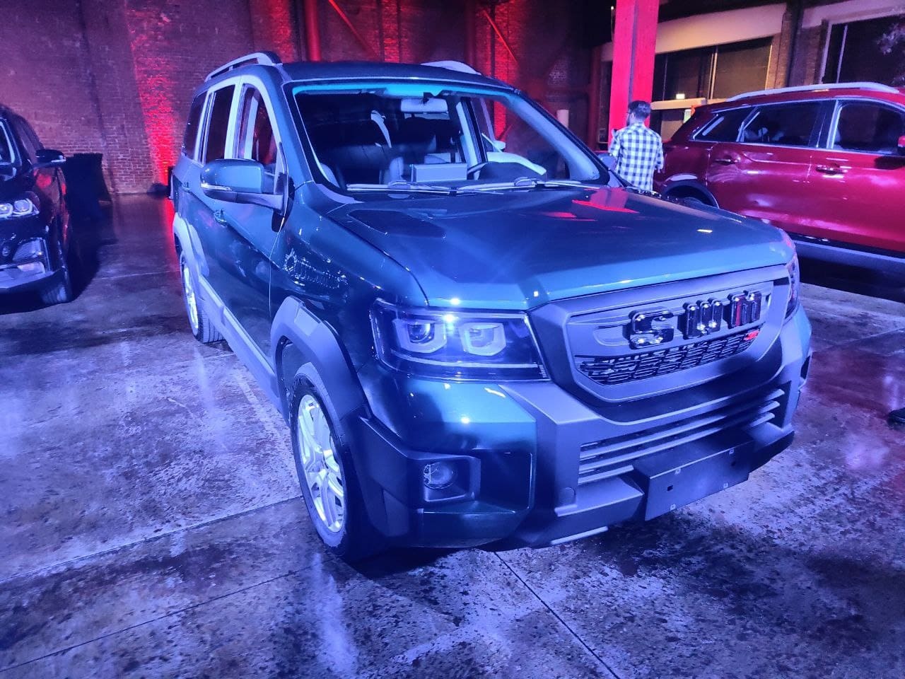 SWM Motors SUV